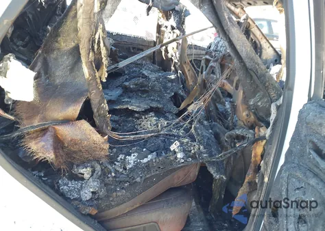 2015 Hyundai Santa Fe Sport 2.0L Turbo z USA, uszkodzony, nr VIN 5XYZWDLA1FG258967